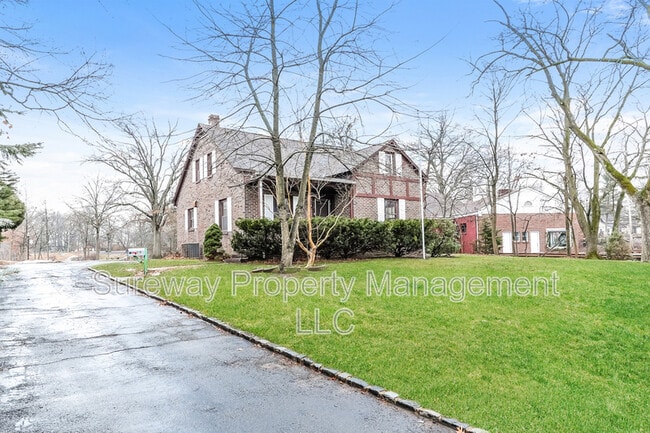 Building Photo - 310 Union Ave