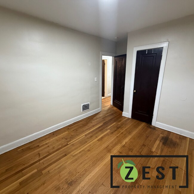 Building Photo - 4336-4338 Buena Vista St