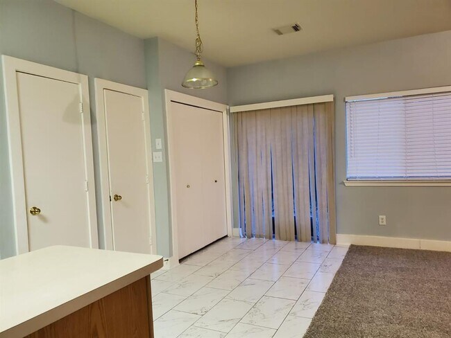 Building Photo - 5722 Sonoma Ridge