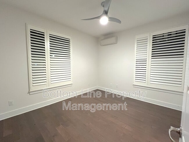 Building Photo - 211 Doggett St