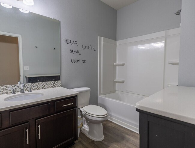 Building Photo - Ground-Floor Condo with Garage in Quail Ho...