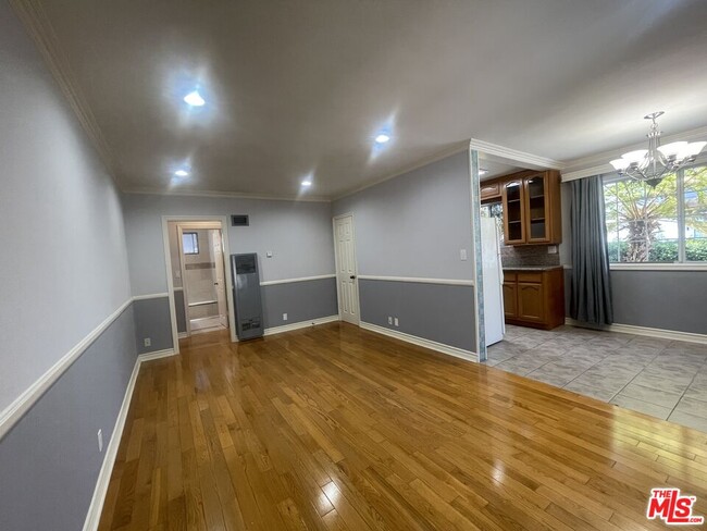 Primary Photo - 1122 N Formosa Ave