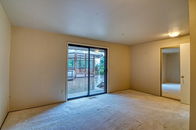 Building Photo - Mercer Island Home