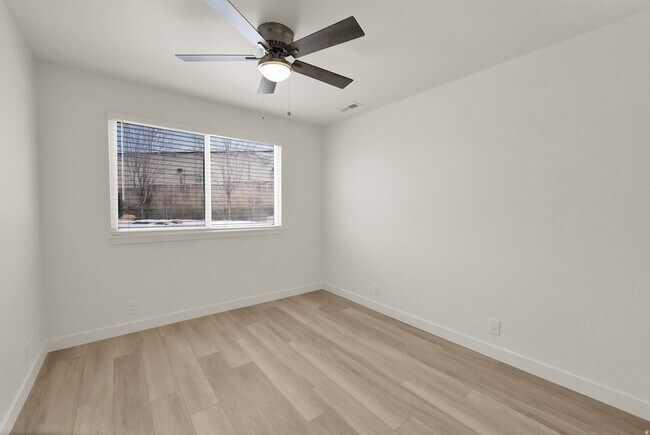 Building Photo - 7873 S Chadbourne Dr