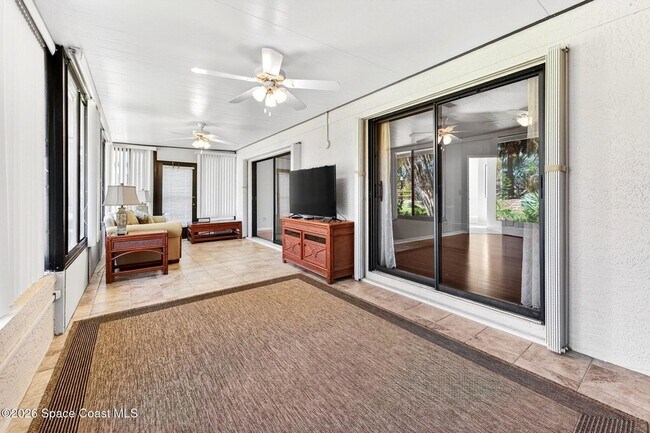 Building Photo - 810 Parkside Pl