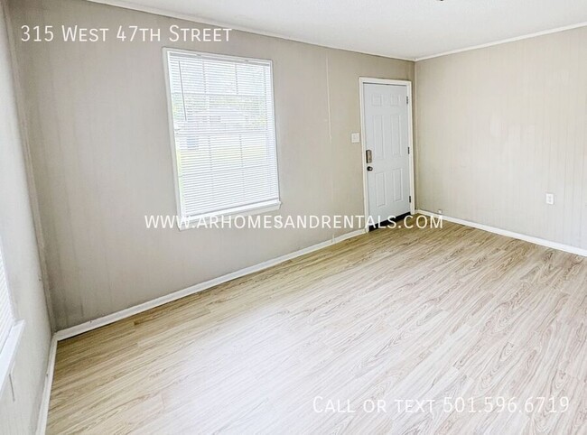 Building Photo - 315 W 47th St