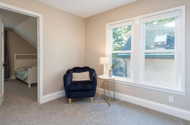 Building Photo - 2417 23rd Ave S