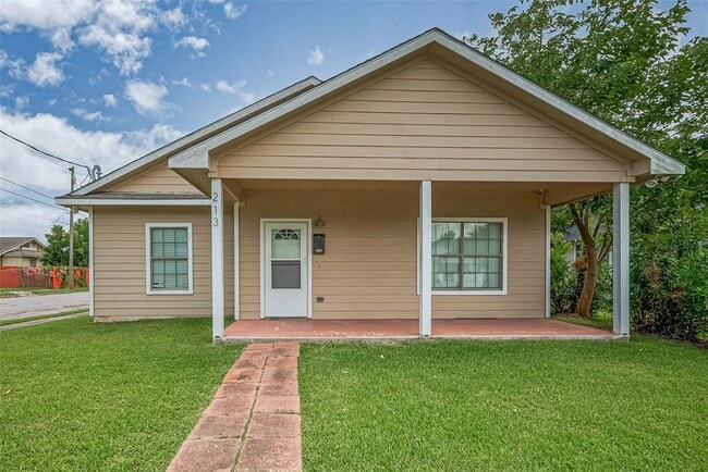 Building Photo - 213 W Murrill Ave