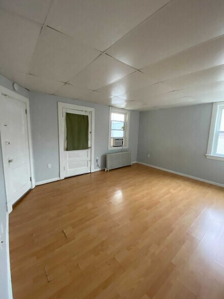 Building Photo - 2300 Arlington Ave