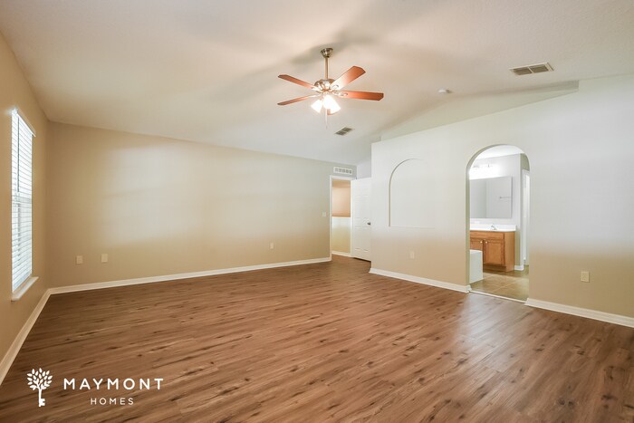 Building Photo - 350 Lake Shepard Dr