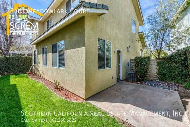 Building Photo - Three Bedroom Mayfair Home in Valencia