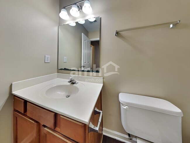 Building Photo - 275 Flanders Dr