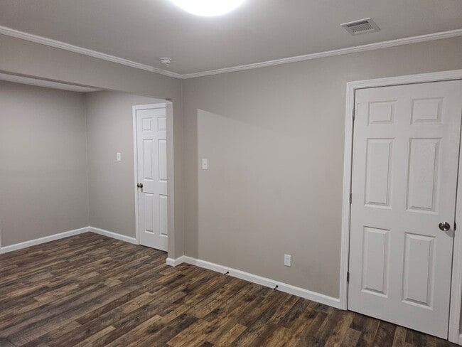 Building Photo - 2660 Supreme Ave