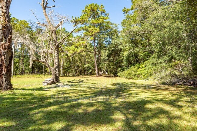 Building Photo - 3244 Thompson Heyward Dr