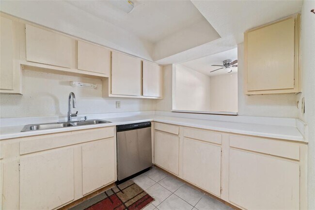 Building Photo - 6201 Ranchester Dr