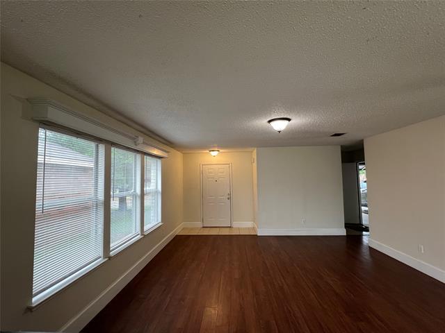 Building Photo - 1577 Laurel Hall Ln