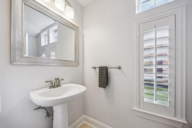 Building Photo - 3047 Bonnebridge Way Blvd
