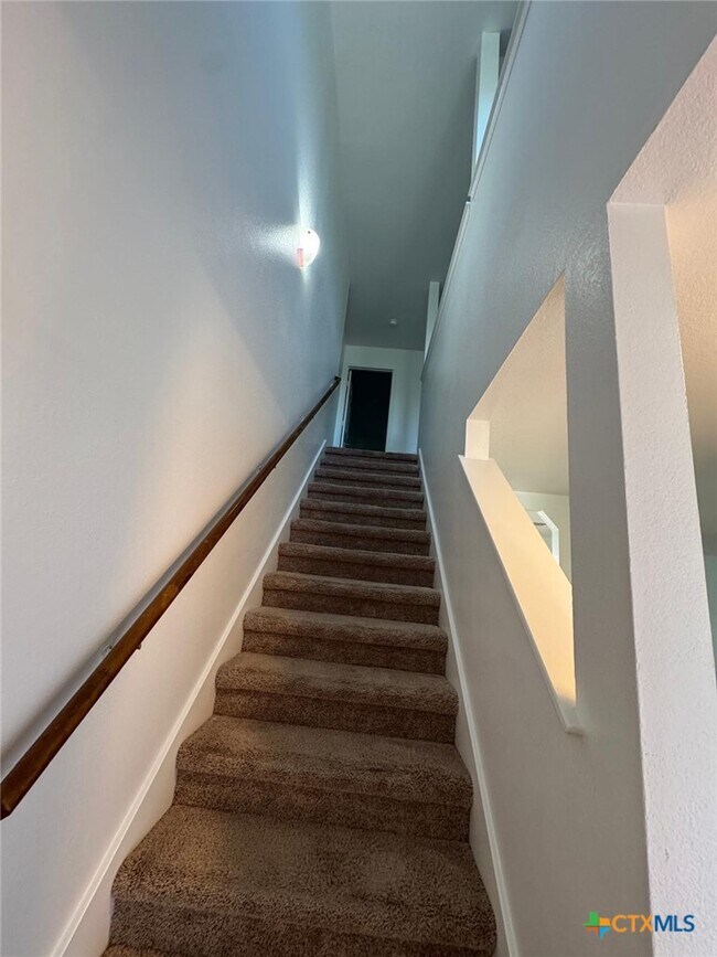 Building Photo - 102 W Orion Dr