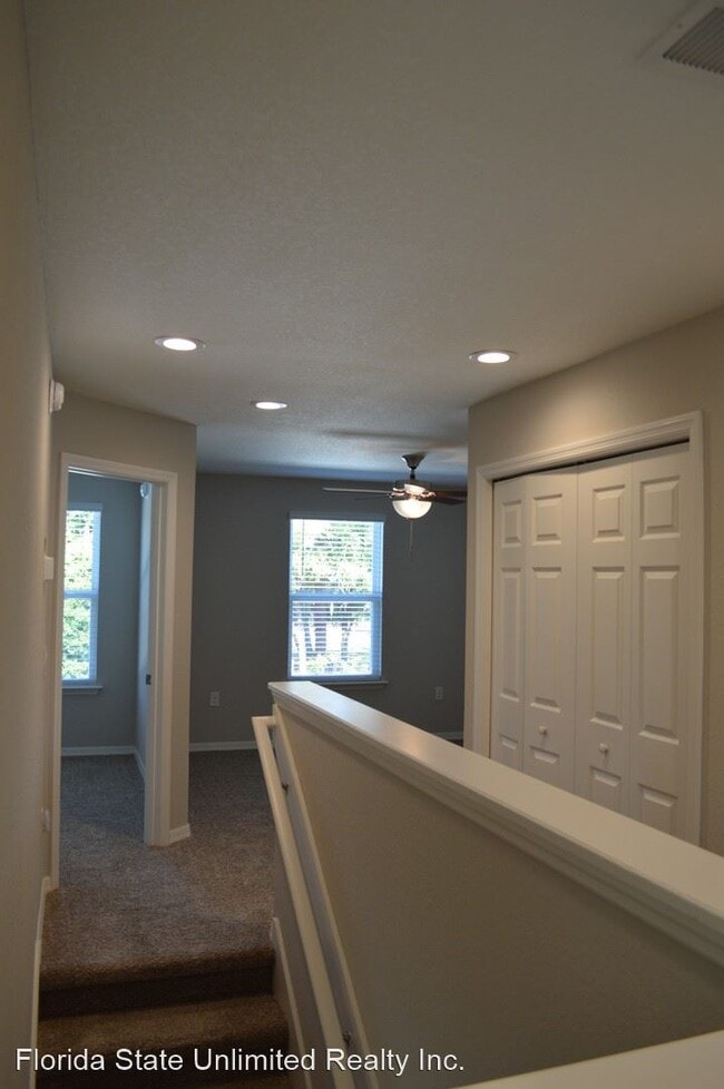 Building Photo - 3 br, 2.5 bath House - 9539 Tocobaga PL