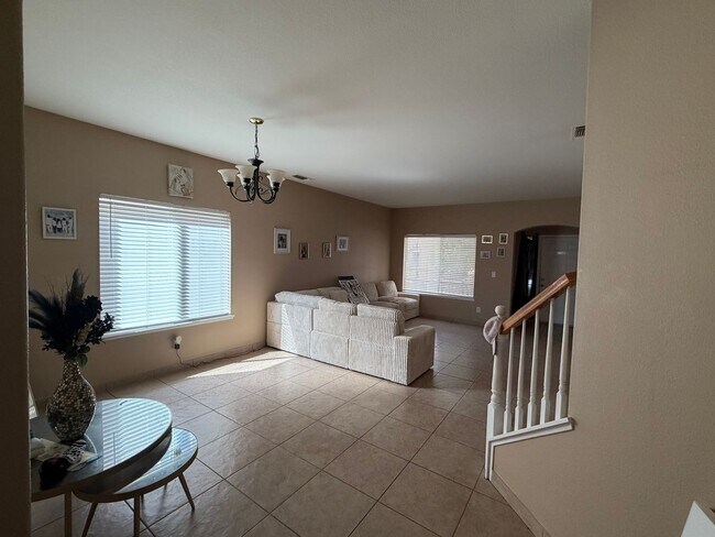 Building Photo - 12 Jackdaw Ct