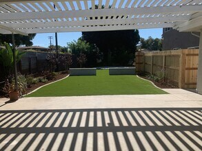 Building Photo - 6BD/2.5BA, Amazing Yard!