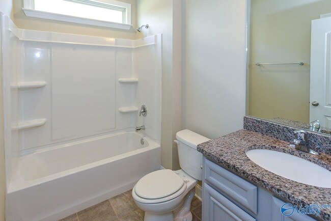 Building Photo - 3031 Greenway Cir SE