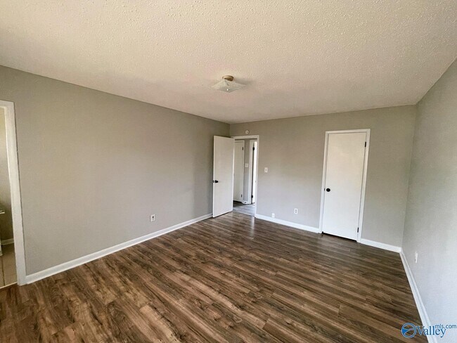 Building Photo - 1501 Westview Dr NW