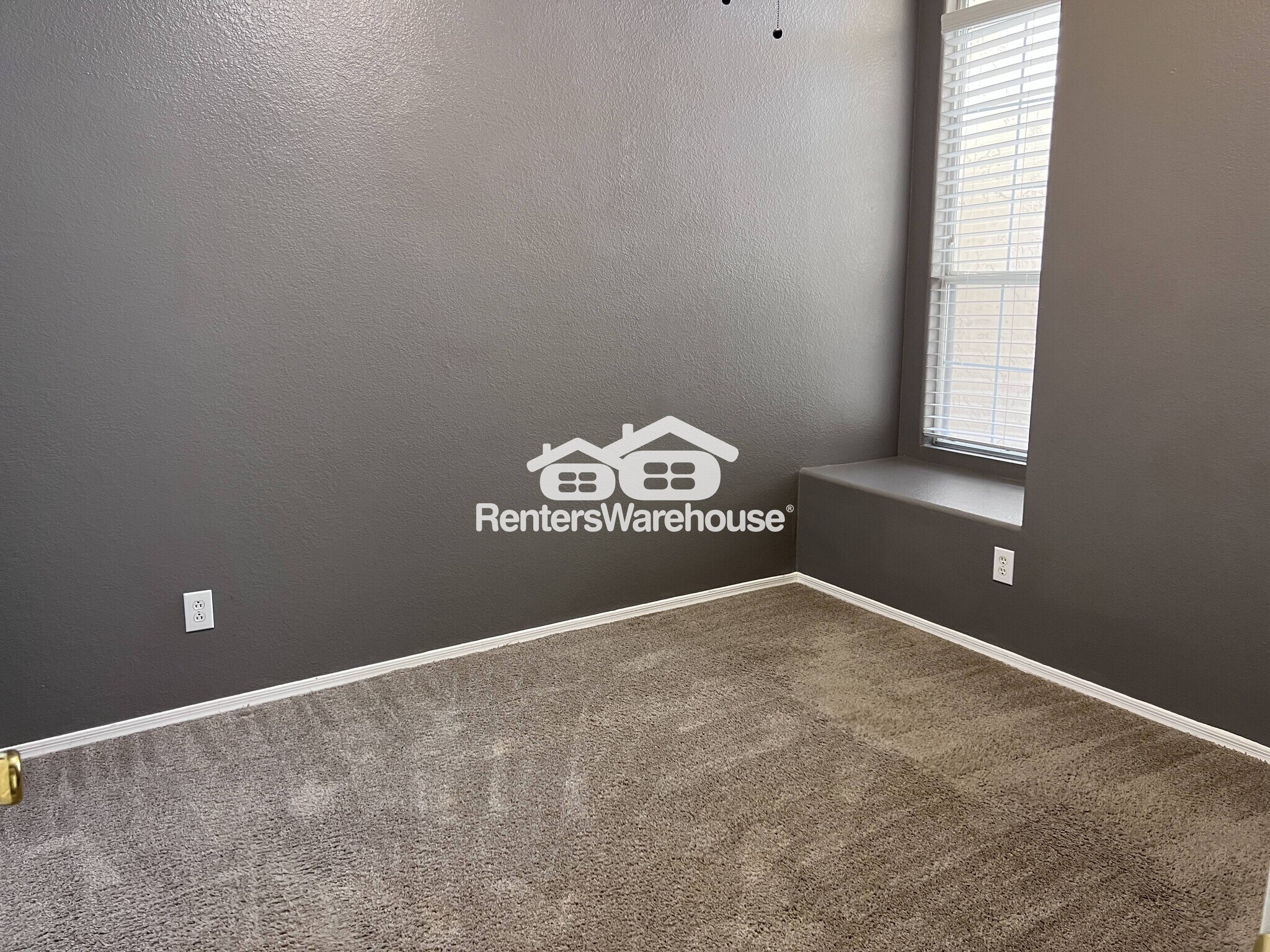 Building Photo - 9842 W Tonopah Dr