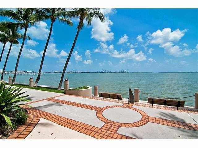 Building Photo - 540 Brickell Key Dr