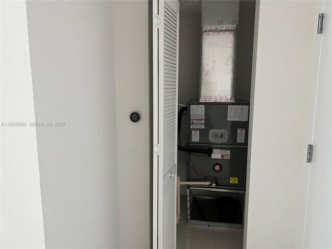 Building Photo - 7661 NW 107th Ave