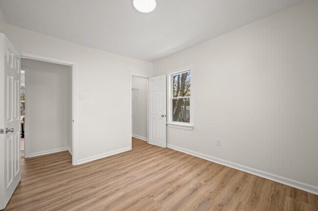 Building Photo - 1214 Cedar St