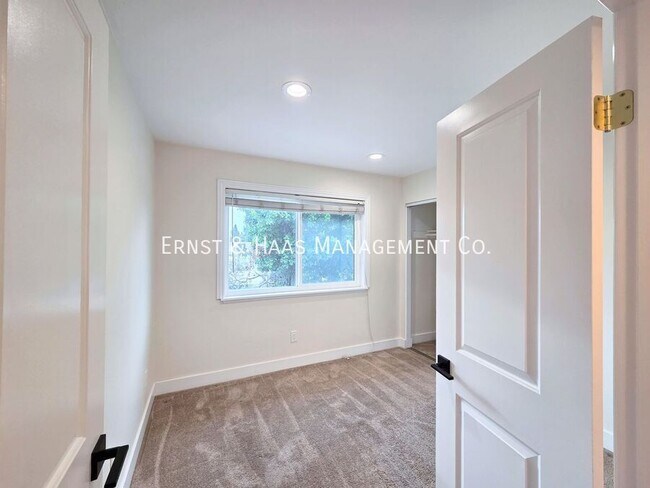 Building Photo - 16850 Sierra Vista Way