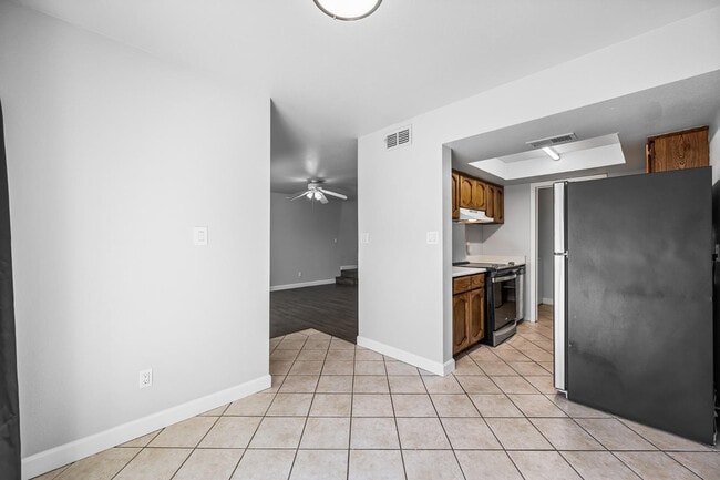 Building Photo - 1455 N Alma School Rd