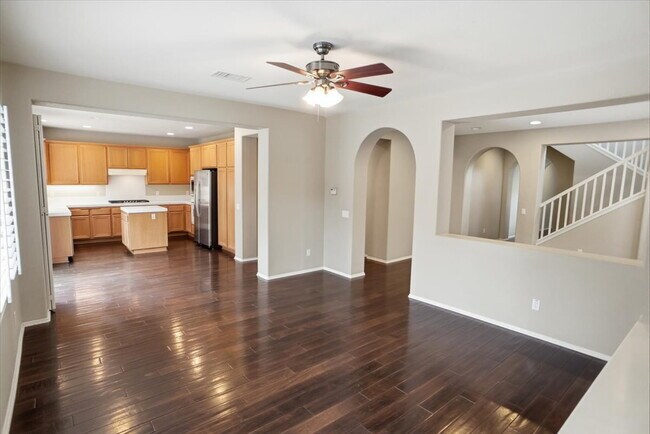 Building Photo - Spacious Alta Vista Valencia Home with Loft, Private Yard, and Community Amenities