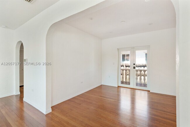 Building Photo - 2240 SW 24th St