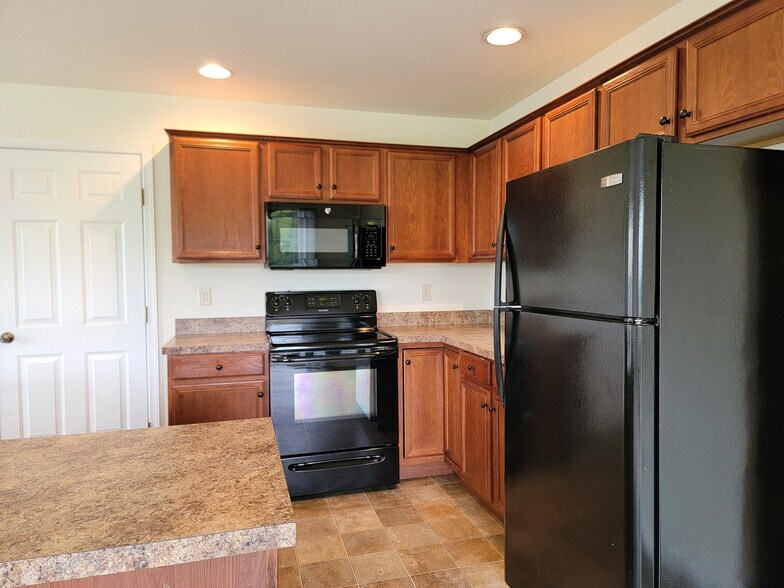 Building Photo - 202 Mount Olive Ln