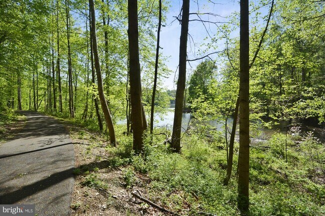 Building Photo - 13950 Estuary Dr