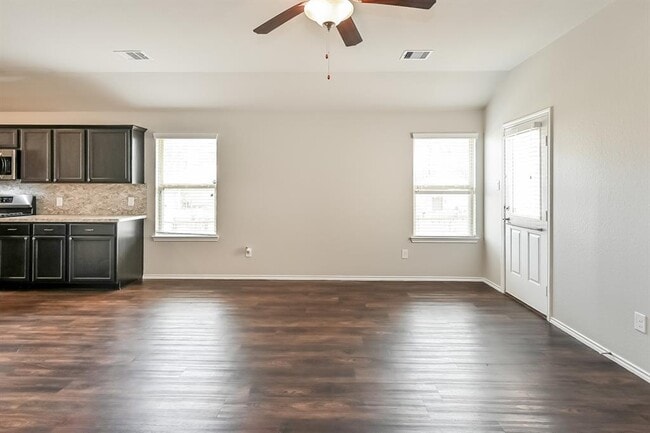 Building Photo - 14005 Lake Cres Dr