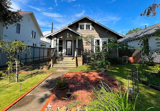 Building Photo - 1111 Rutland St