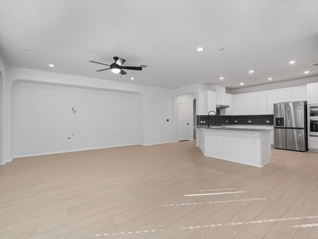 Building Photo - 12501 Chumleys St