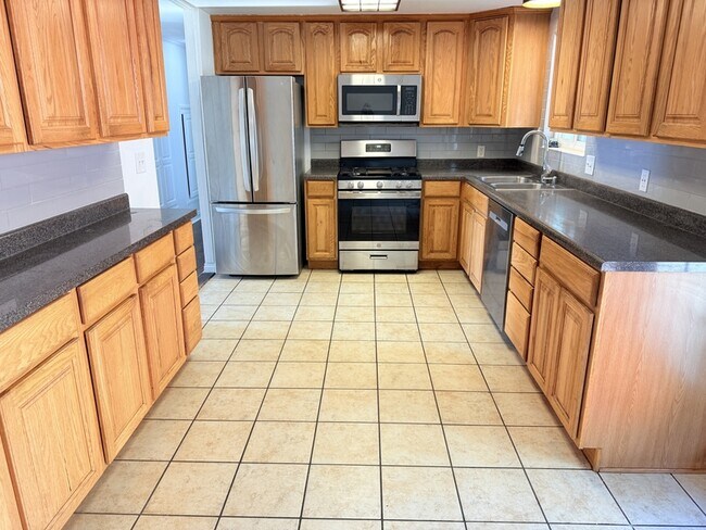 Building Photo - 4191 S Bluejay St