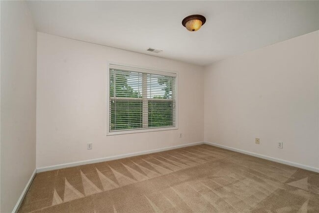 Building Photo - 210 Harmony Lake Dr