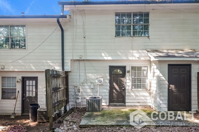Building Photo - 3510 Creekview Pl
