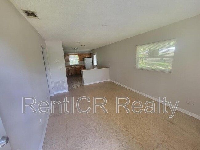 Building Photo - 37851 Crystal Way