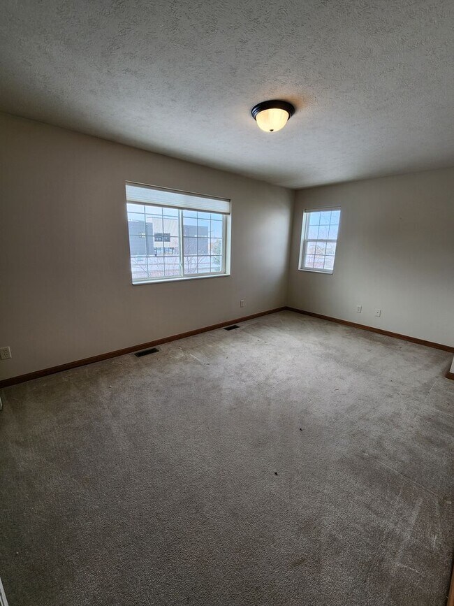 Building Photo - Beautiful 3 Bedroom, 2 Bathroom Home in Aspen Place!