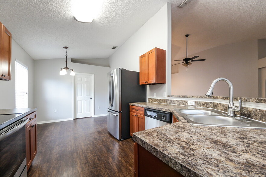 Building Photo - 936 Welch Hill Cir