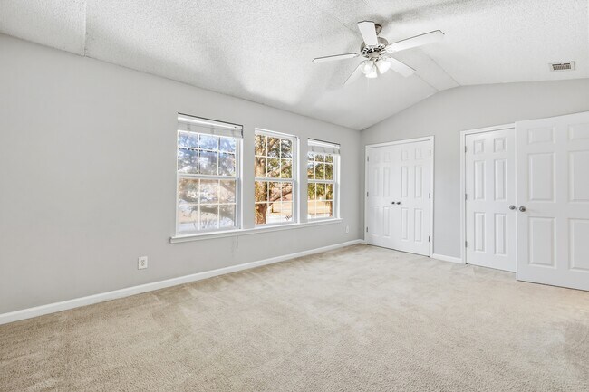 Building Photo - 777 King George Blvd