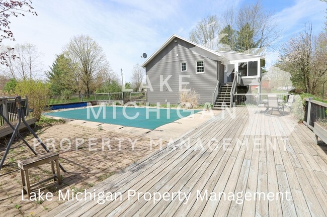 Building Photo - 2955 Ottogan St
