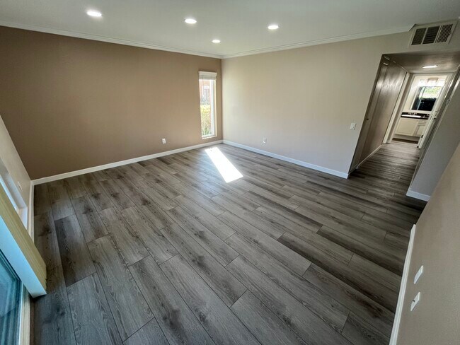 Building Photo - 17131 W Bernardo Dr