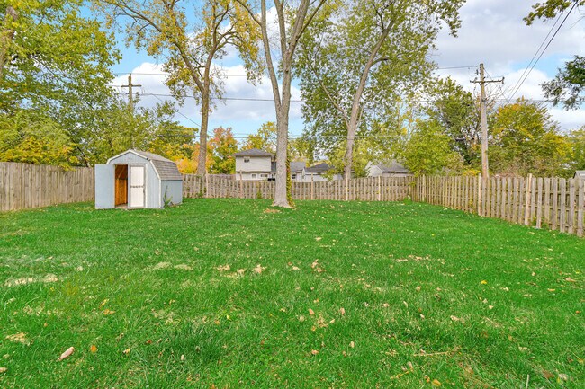 Building Photo - 304 Seneca St